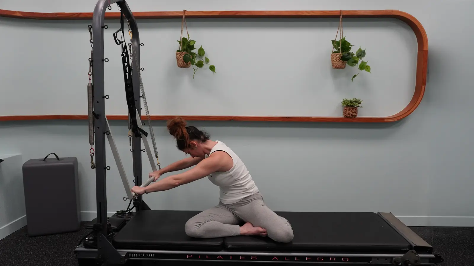 pilates reformer cadillac 2