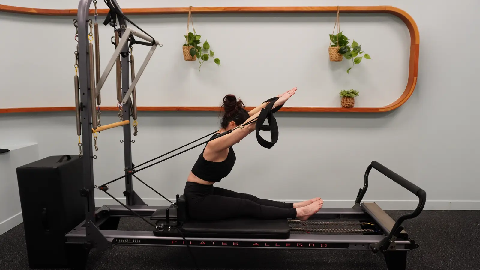 pilates reformer cadillac 2