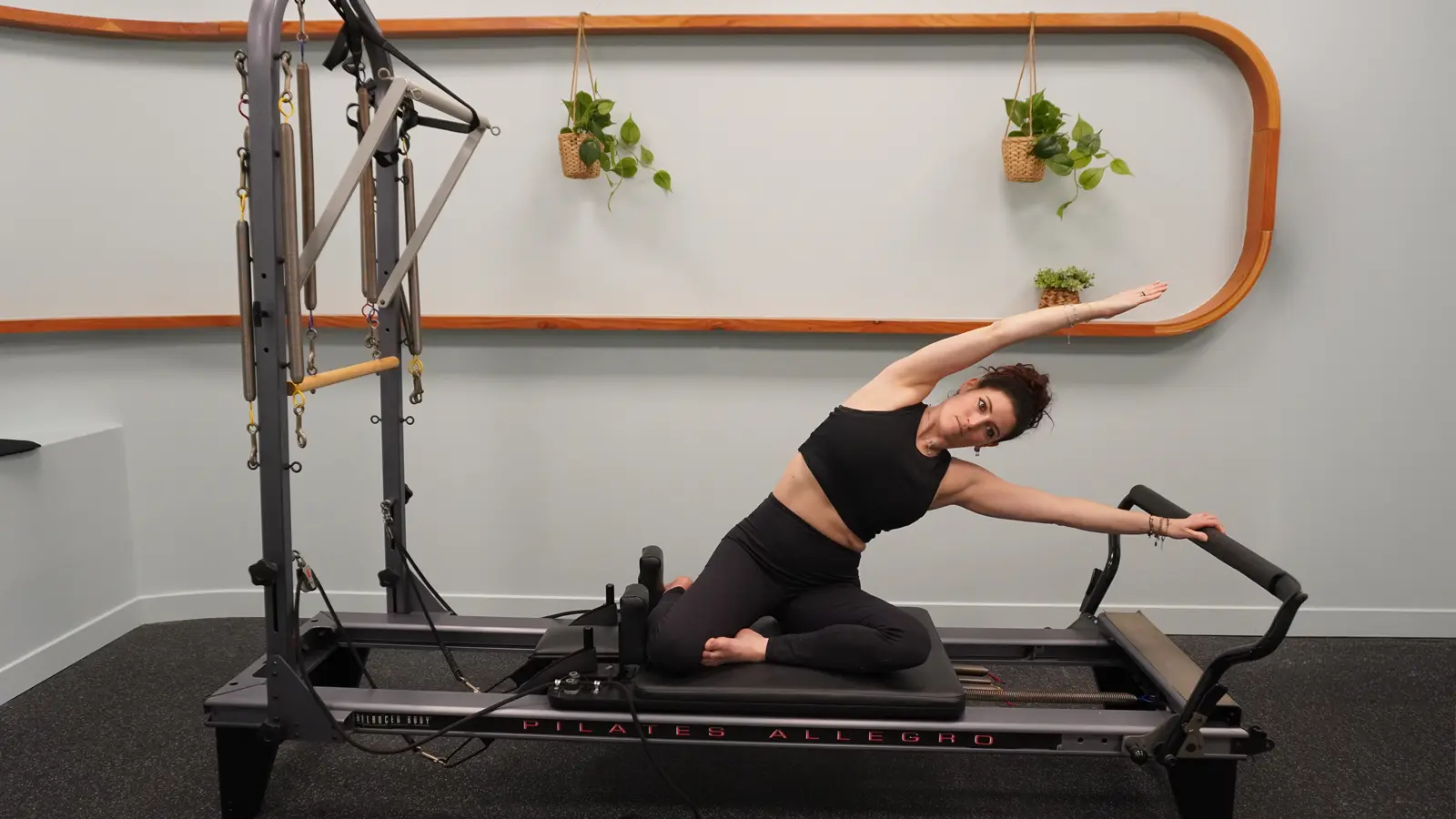 pilates reformer cadillac 2