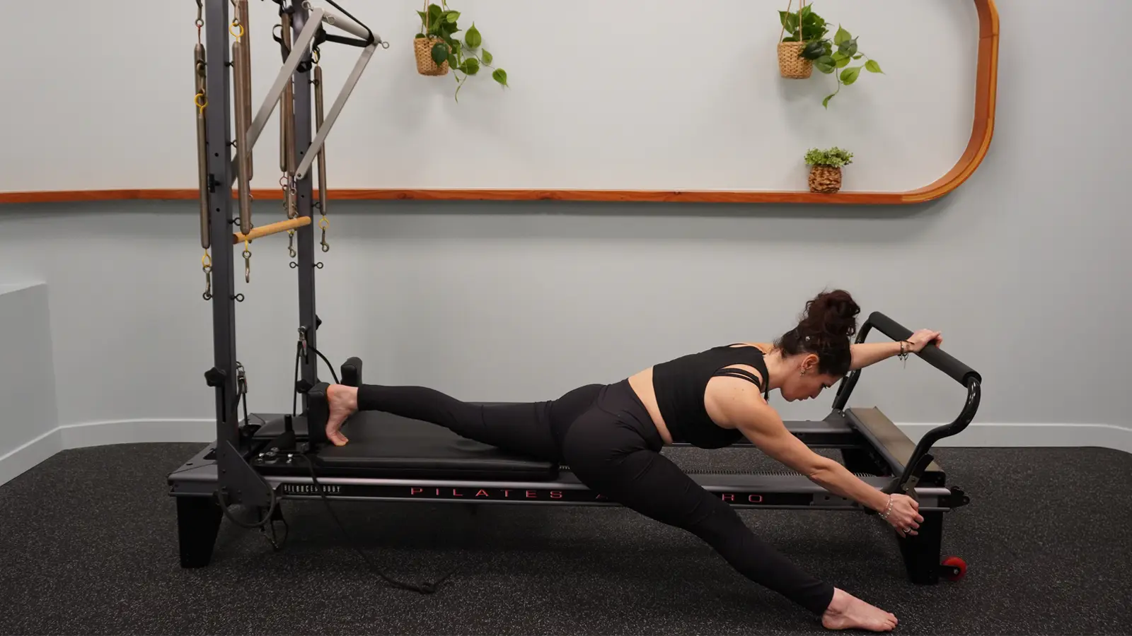 pilates reformer cadillac 2